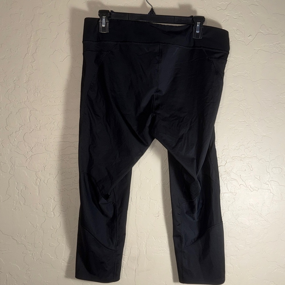 Second skin black compression cropped leggings si… - image 5